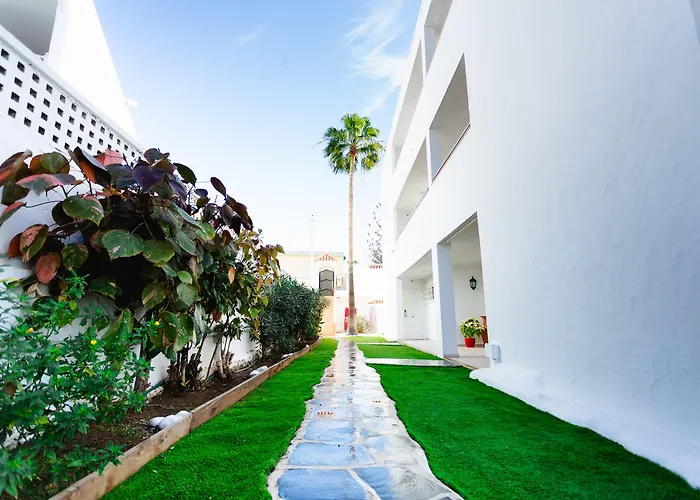 Atlantic Sun - Gay Men Only Готель